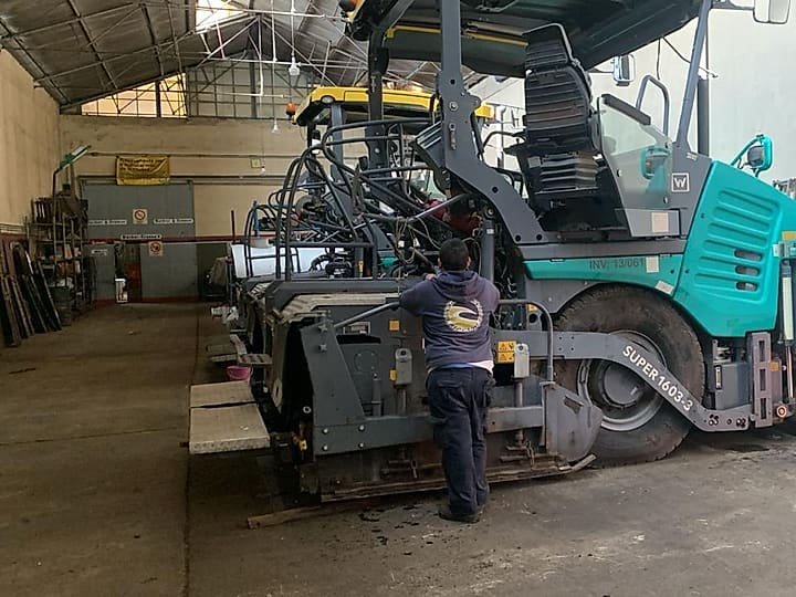 Terminadora Vögele en el taller